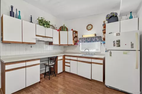 Kitchen - 295 Baxtertown Rd, Fishkill, NY 12524 photo 6 of 7