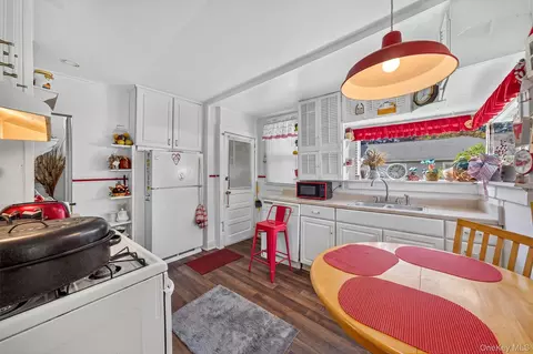 Kitchen - 295 Baxtertown Rd, Fishkill, NY 12524 photo 1 of 7