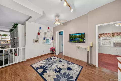 Entry Way - 295 Baxtertown Rd, Fishkill, NY 12524 photo 4 of 5