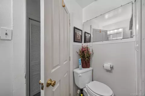 Bath - 295 Baxtertown Rd, Fishkill, NY 12524 photo 1 of 3