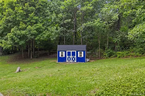 Exterior - 24 Babbling Brook Ln, Philipstown, NY 10516 photo 5 of 9