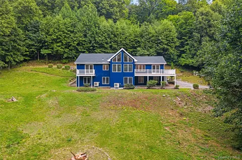 Exterior - 24 Babbling Brook Ln, Philipstown, NY 10516 photo 7 of 9