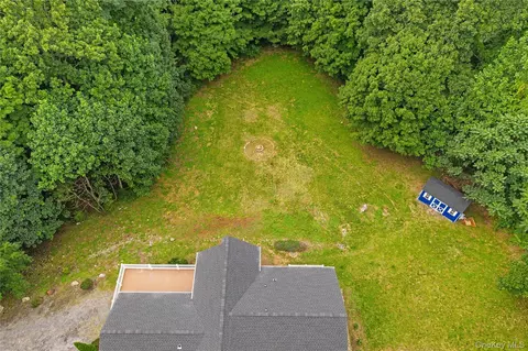 Exterior - 24 Babbling Brook Ln, Philipstown, NY 10516 photo 8 of 9