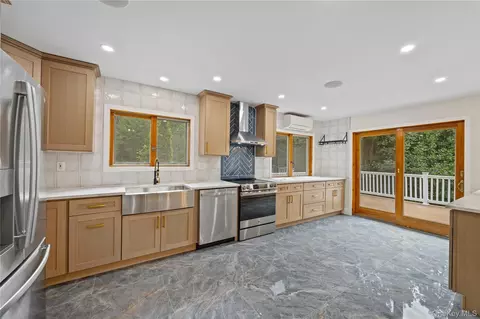 Kitchen - 24 Babbling Brook Ln, Philipstown, NY 10516 photo 2 of 3