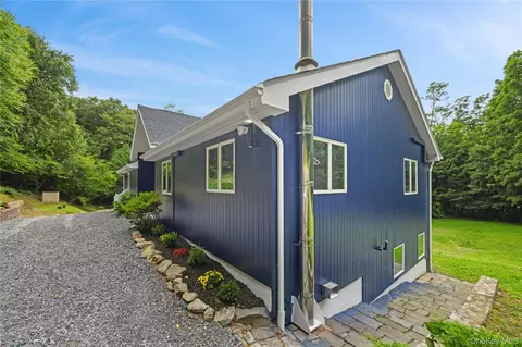 Exterior - 24 Babbling Brook Ln, Philipstown, NY 10516 photo 4 of 9