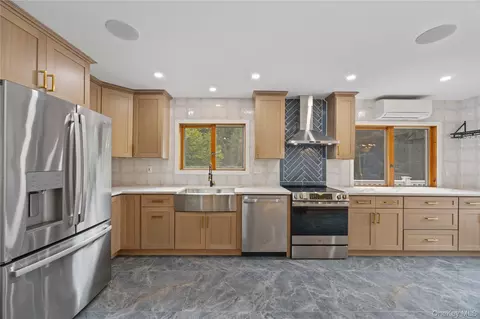 Kitchen - 24 Babbling Brook Ln, Philipstown, NY 10516 photo 3 of 3