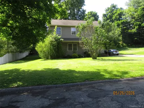 24 Fairview Ave, Walden, NY 12586