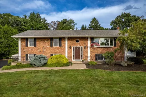 619 Russet Rd, Clarkstown, NY 10989