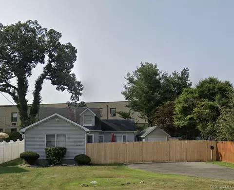 2428 Pendroy St, East Meadow, NY 11554