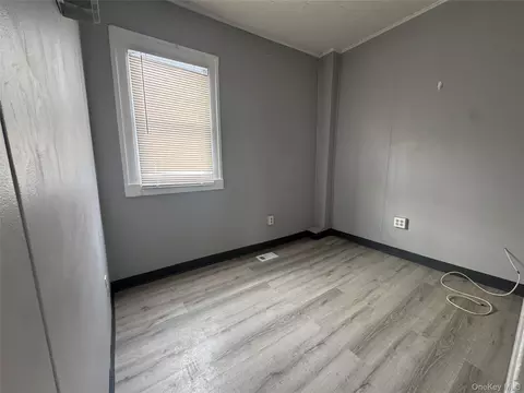 34 Hoffman St, Poughkeepsie, NY 12601 photo 5