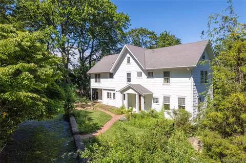 825 Munn Ln, Orient, NY 11957