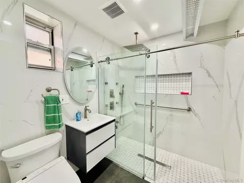 Bath - 1616 Pilgrim Ave, New York, NY 10461 photo 1 of 2