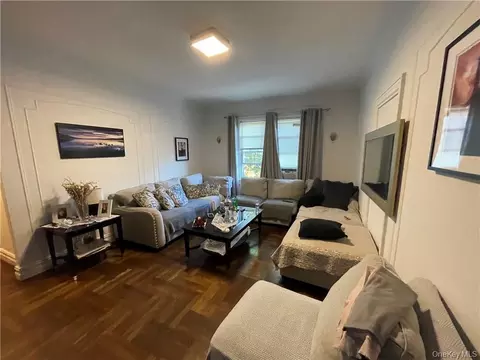 Living - 1616 Pilgrim Ave, New York, NY 10461 photo 2 of 3