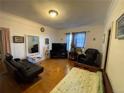 Living - 1616 Pilgrim Ave, New York, NY 10461 photo 3 of 3