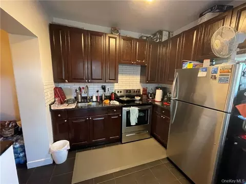 Kitchen - 1616 Pilgrim Ave, New York, NY 10461 photo 5 of 5