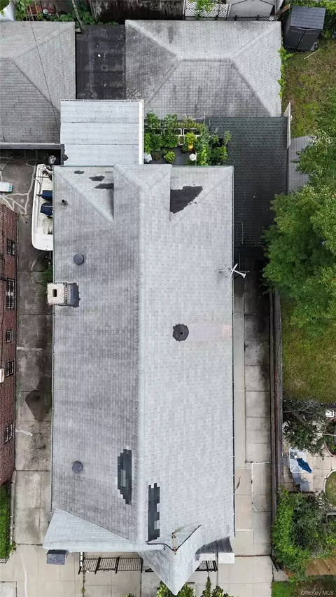 View/Area - 1616 Pilgrim Ave, New York, NY 10461 photo 2 of 4