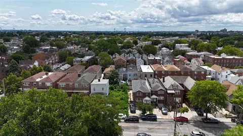 View/Area - 1616 Pilgrim Ave, New York, NY 10461 photo 4 of 4