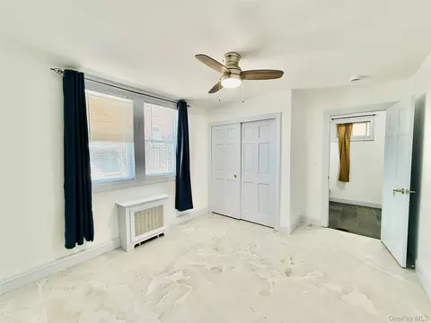 Bedroom - 1616 Pilgrim Ave, New York, NY 10461 photo 1 of 5
