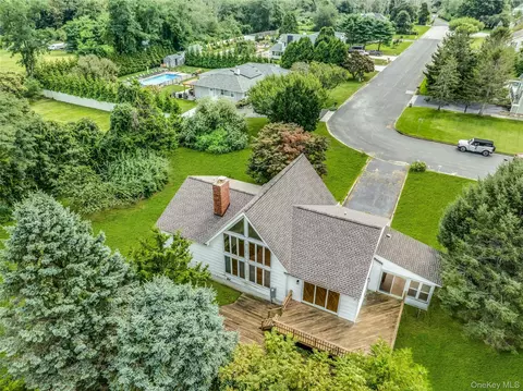 455 Stony Shore Dr, Southold, NY 11971