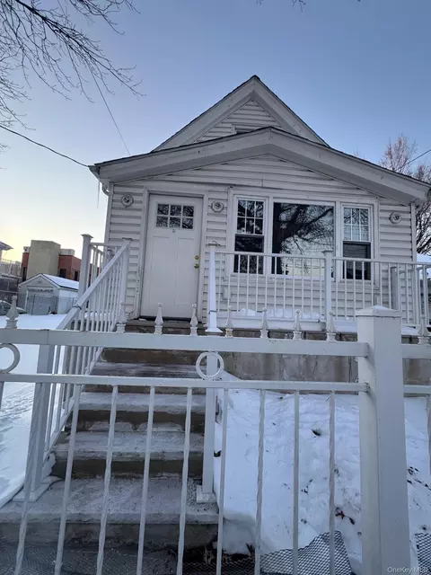133-12 128th St, South Ozone Park, NY 11420