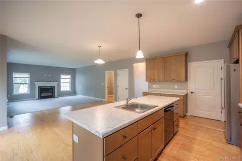 Living - 18 Page Ct, Poughkeepsie, NY 12603 photo 3 of 7