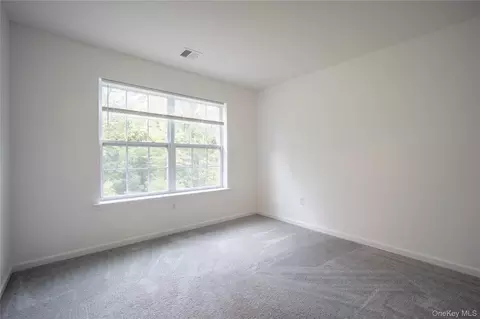 Bedroom - 18 Page Ct, Poughkeepsie, NY 12603 photo 3 of 6