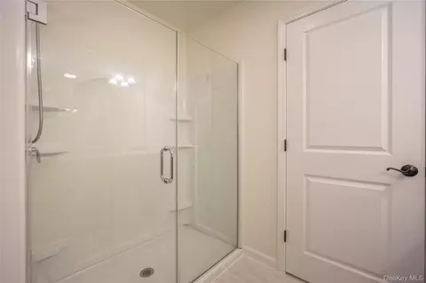Entry Way - 18 Page Ct, Poughkeepsie, NY 12603 photo 4 of 5