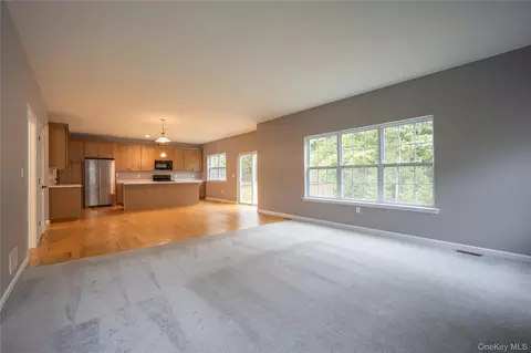 Living - 18 Page Ct, Poughkeepsie, NY 12603 photo 6 of 7