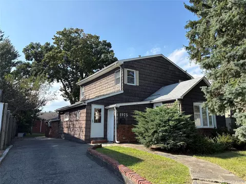 1975 Lenox Ave, East Meadow, NY 11554