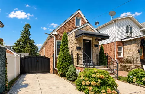 10238 85th Rd, New York, NY 11418