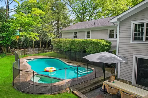 Exterior - 3 Lea Pl, Rye, NY 10580 photo 10 of 12