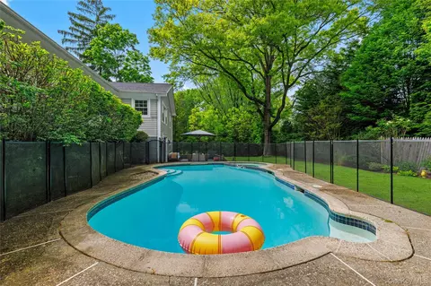 Exterior - 3 Lea Pl, Rye, NY 10580 photo 6 of 12