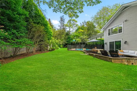 Exterior - 3 Lea Pl, Rye, NY 10580 photo 3 of 12