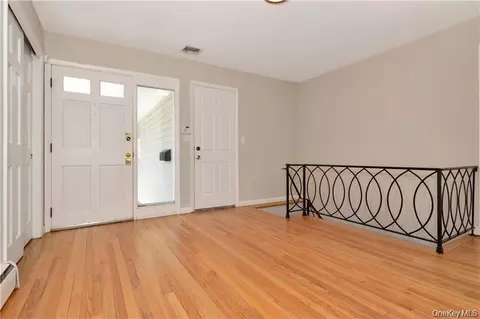 Entry Way - 3 Lea Pl, Rye, NY 10580 photo 3 of 3