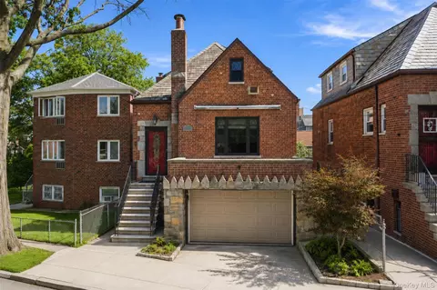 1176 Lydig Ave, New York, NY 10461