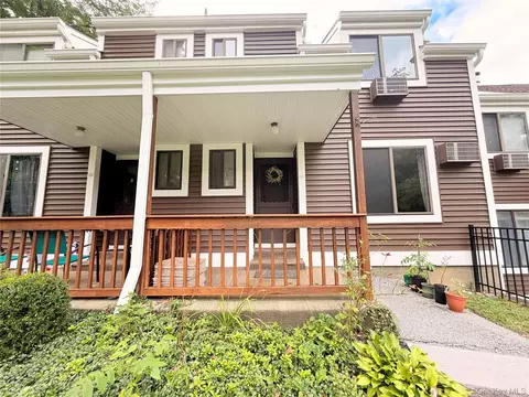 9 Heritage Dr #B, Harriman, NY 10926