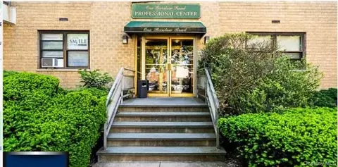 1 Barstow Rd #P20, North Hempstead, NY 11021