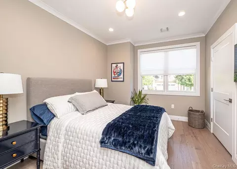 Bedroom - 30101 Spruce Pond Cir, Plainview, NY 11803 photo 3 of 3