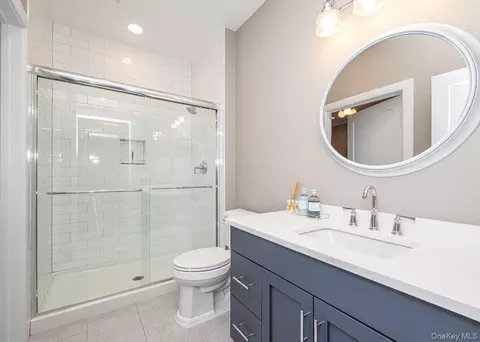 Bath - 30101 Spruce Pond Cir, Plainview, NY 11803 photo 3 of 3