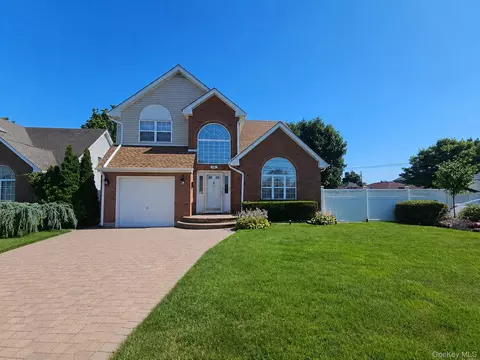 126 Washington Ave, Roosevelt, NY 11575