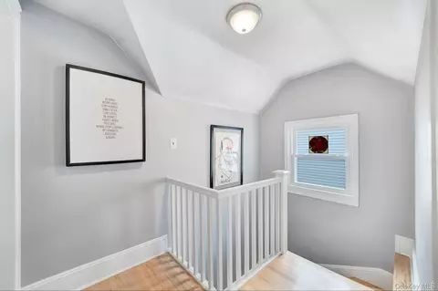 Entry Way - 19 Westmoreland Rd, Merrick, NY 11566 photo 4 of 5