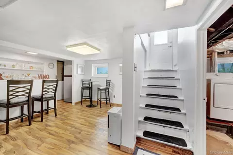 Entry Way - 19 Westmoreland Rd, Merrick, NY 11566 photo 5 of 5