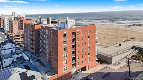 130 Beach 121st St #3B, New York, NY 11694