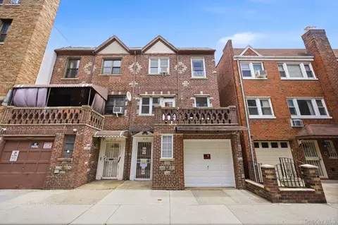32-23 41st St, New York, NY 11103