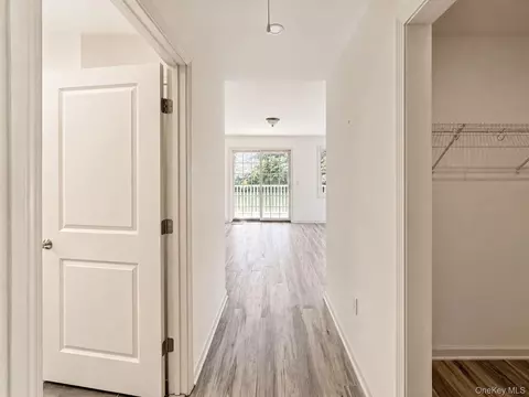 Entry Way - 25 Marina Dr, Catskill, NY 12414 photo 2 of 4