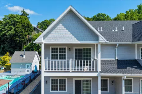Exterior - 25 Marina Dr, Catskill, NY 12414 photo 2 of 7