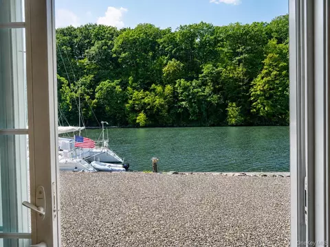 View/Area - 25 Marina Dr, Catskill, NY 12414 photo 1 of 6