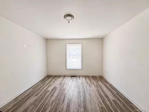 Living - 25 Marina Dr, Catskill, NY 12414 photo 10 of 10