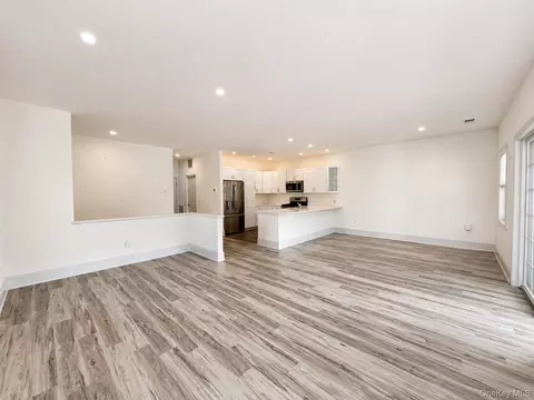 Living - 25 Marina Dr, Catskill, NY 12414 photo 3 of 10