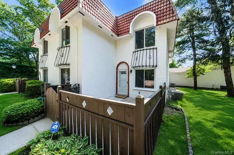 230 Birchwood Rd #230, Medford, NY 11763
